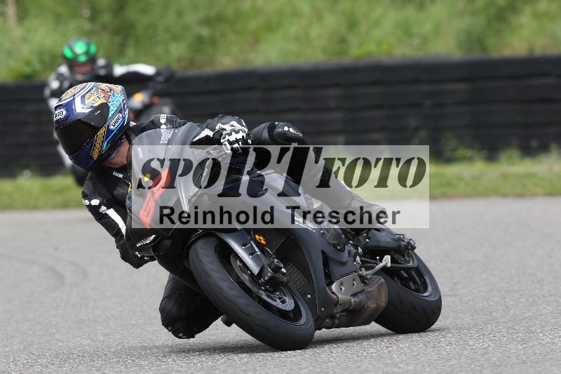 /Archiv-2025/10 23.04.2025 Cornu Master School ADR/rot-rouge/63